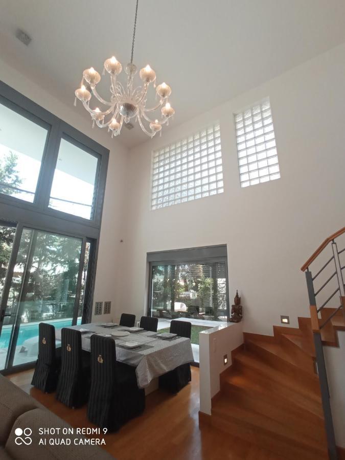 Ultra-Modern Living, Luxe 4Br With Private Outdoor Pool Βίλα Αθήνα Εξωτερικό φωτογραφία